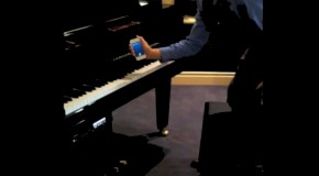 Video: Siri Hacked To Play Piano