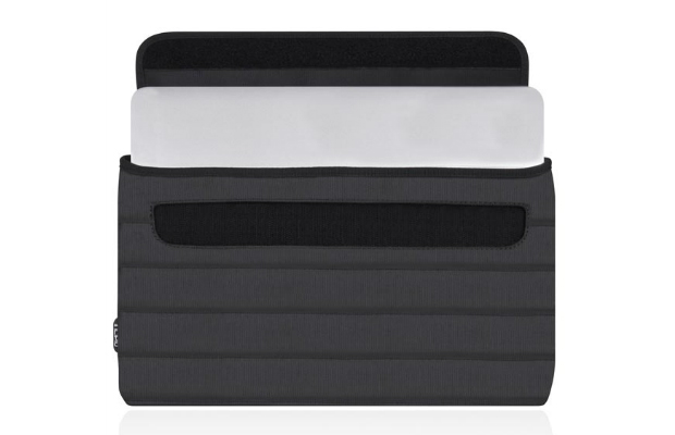 Incipio-SFO-Nylon-Sleeve-MacBook-Air-Case