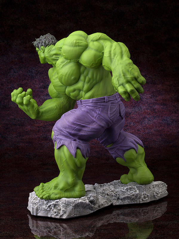 ARTFX Collectible Hulk Figure Side Angle