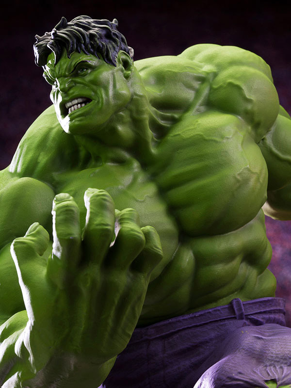 ARTFX Collectible Hulk Figure Up-close shot