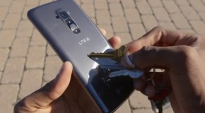 LG G Flex Curved Phone Flaunts Self-Healing Abilities